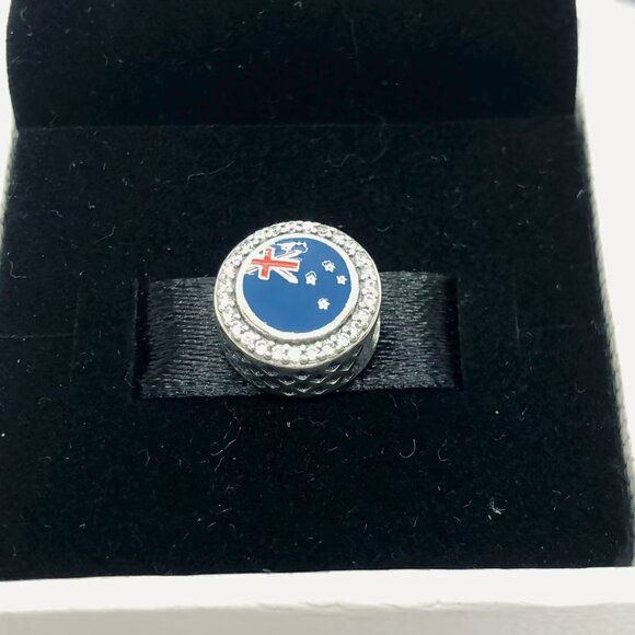 ✨🔥Pandora Exclusive Country of New Zealand Flag Moments Button Charm - Picture 4 of 4